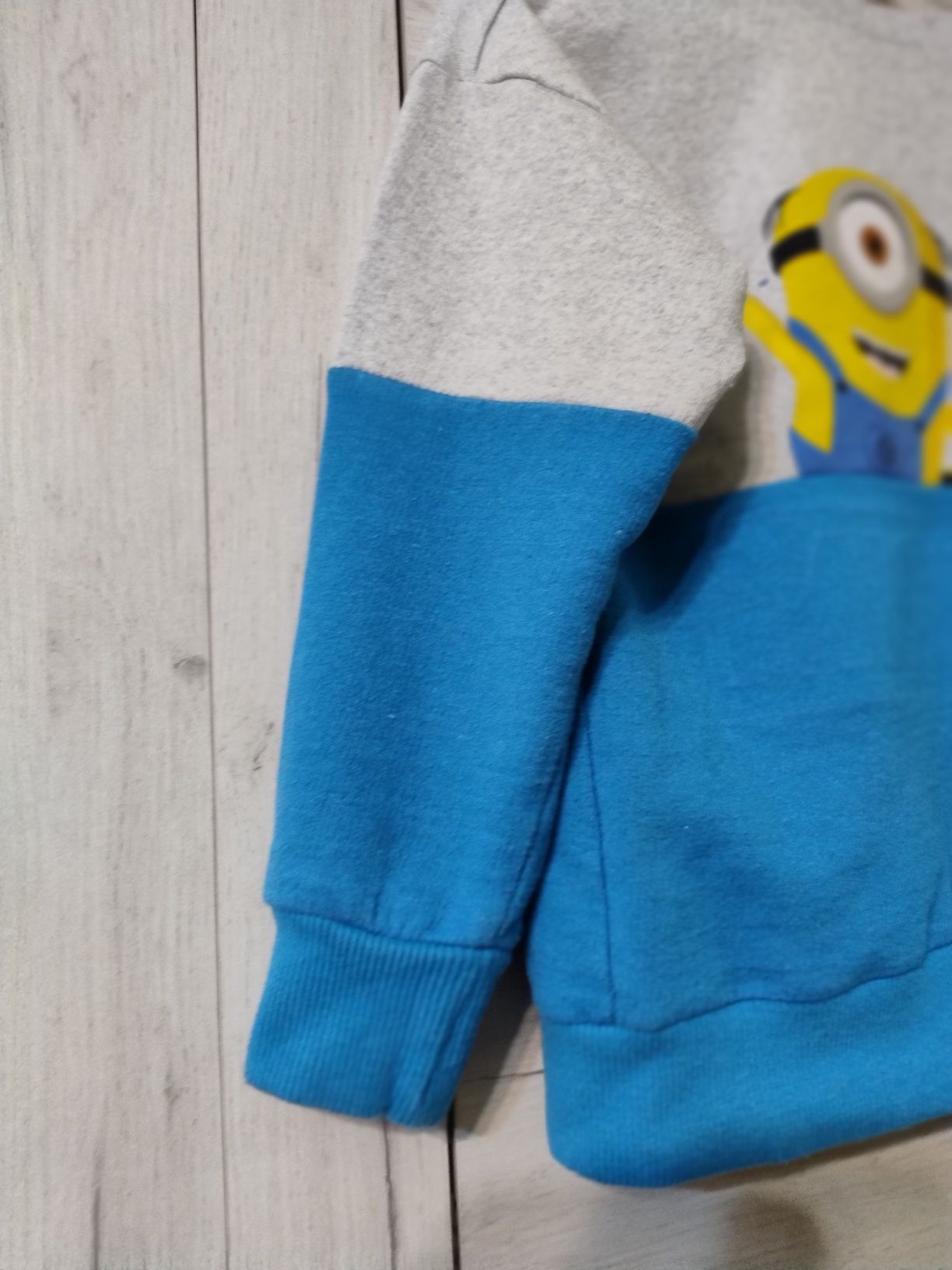 Bluza w Minionki rozmiar 122