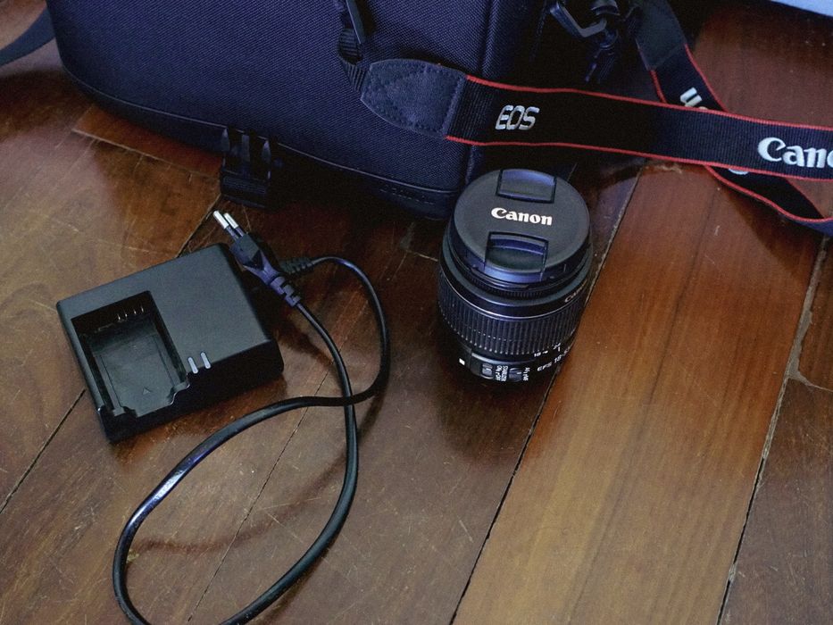 Canon 2000D c/ acessórios