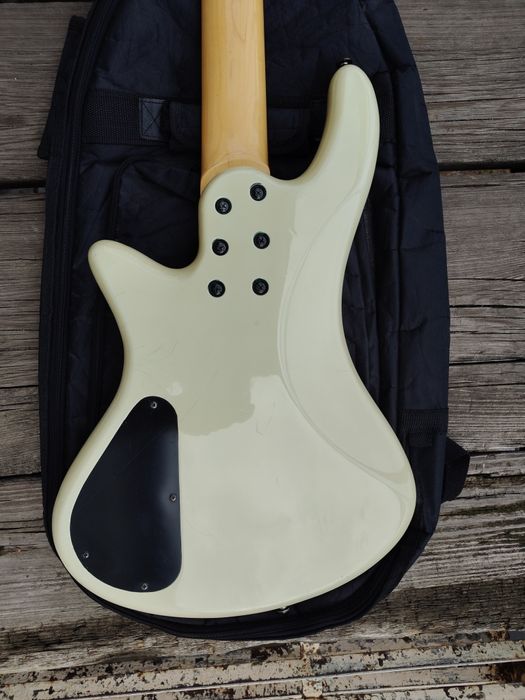 Бас гитара Schecter stiletto deluxe 5, diamond series