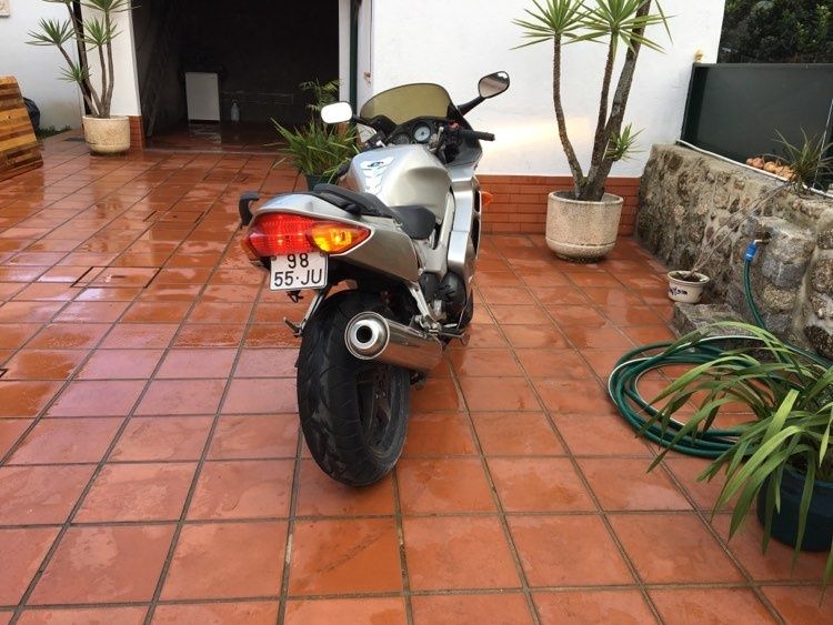 Honda VFR 800 como nova