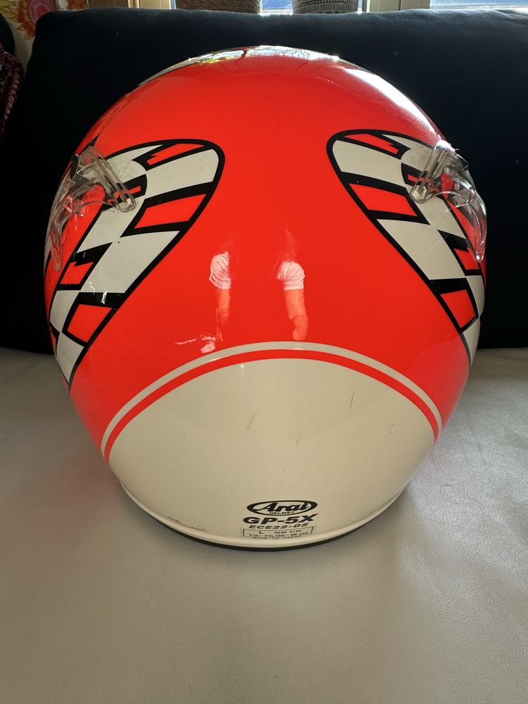 Capacete Novo Arai RRS da Ferrari nunca usado