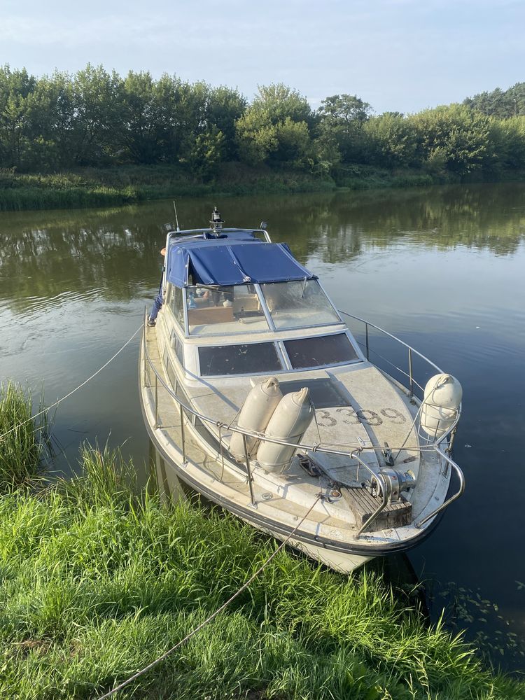 Łódż motorowa jacht Fiord 815 SE