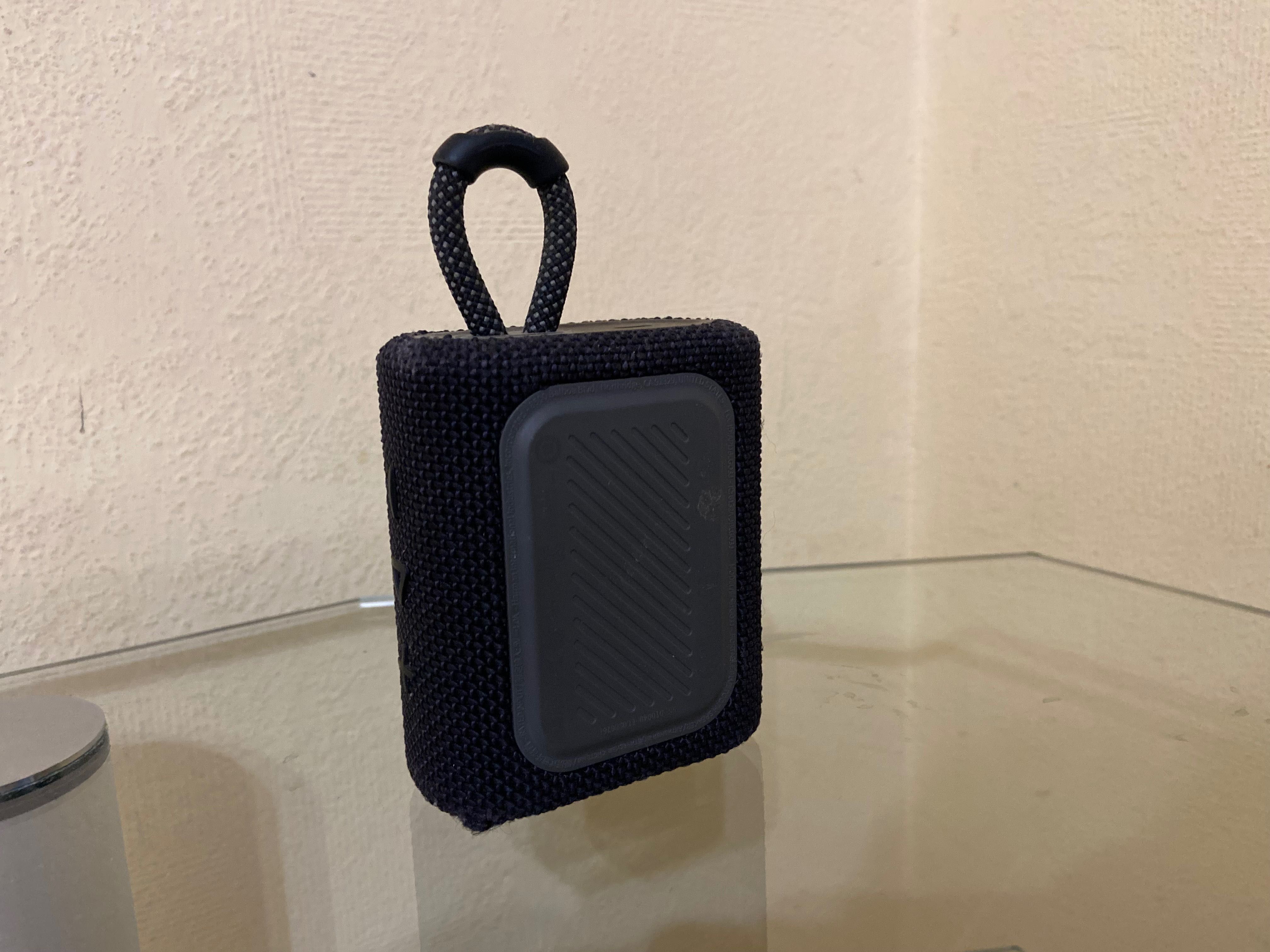 Колонка JBL чорна