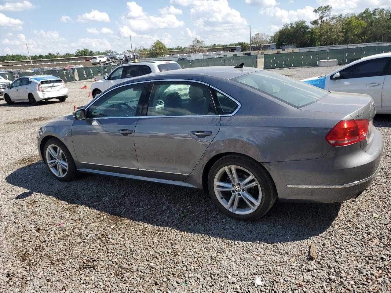 2015 Volkswagen Passat SE