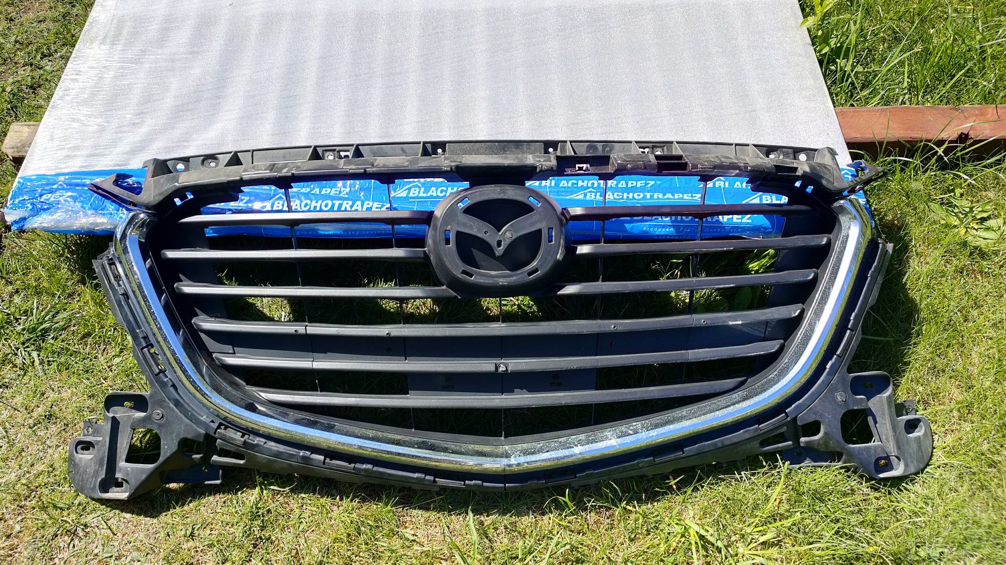 Grill, atrapa wersja poliftowa