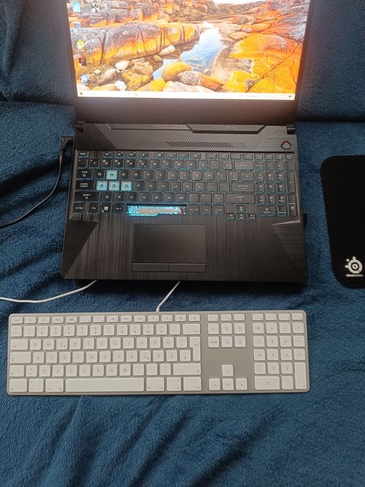 Laptop gamingowy GTX 1650 / i5 10300h / 16gb ram