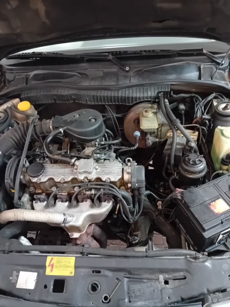 Opel vectra 1.8 i expression