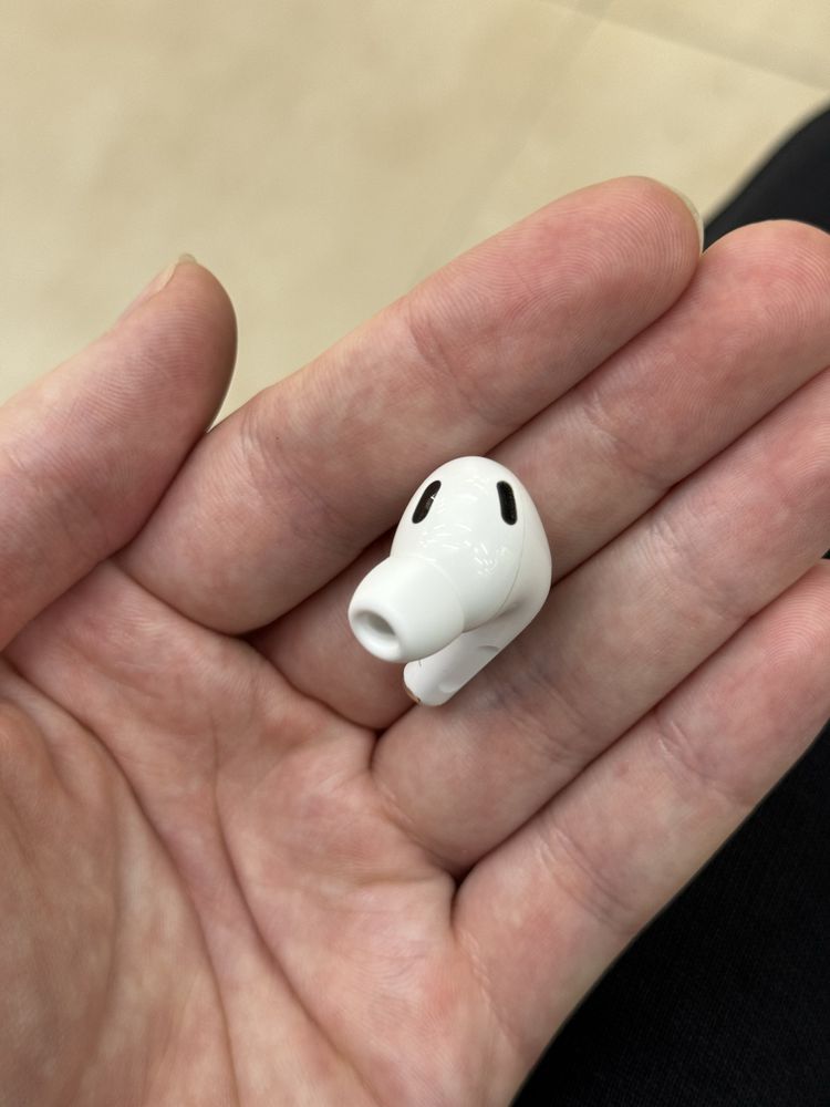 Лівий AirPods Pro 2