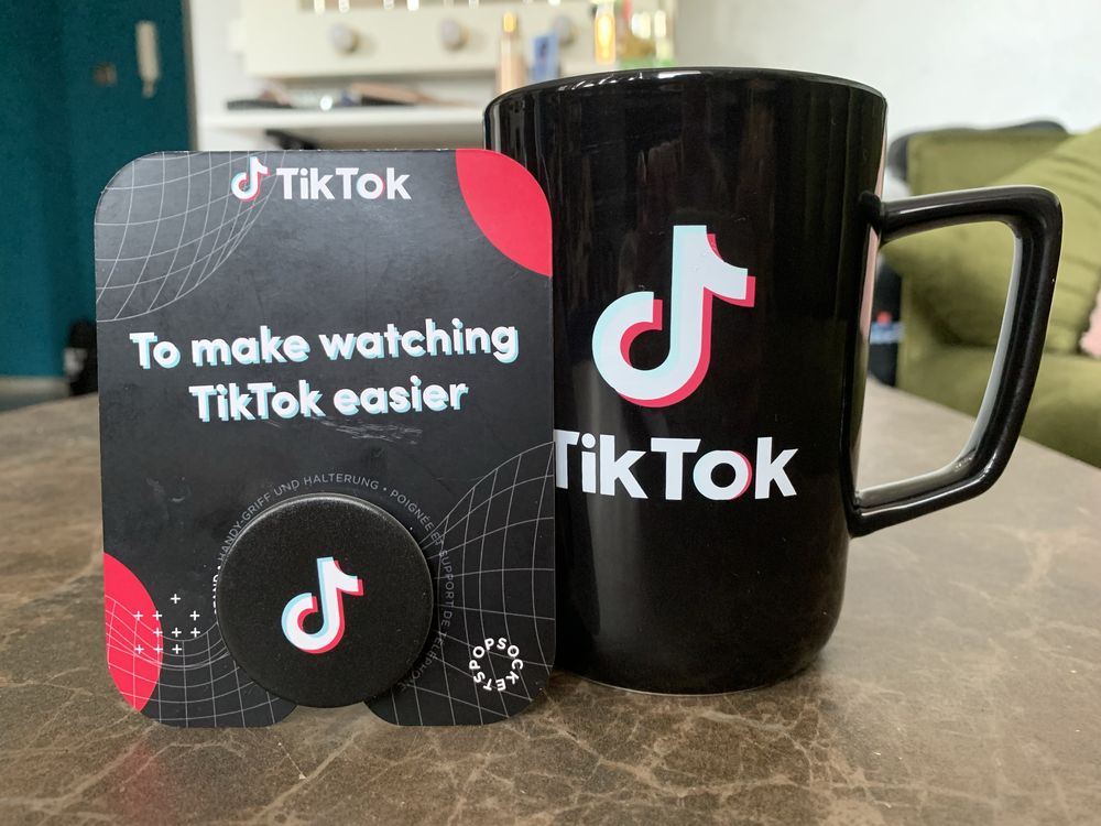 Gadżety tik tok - Pop Grip i kubek