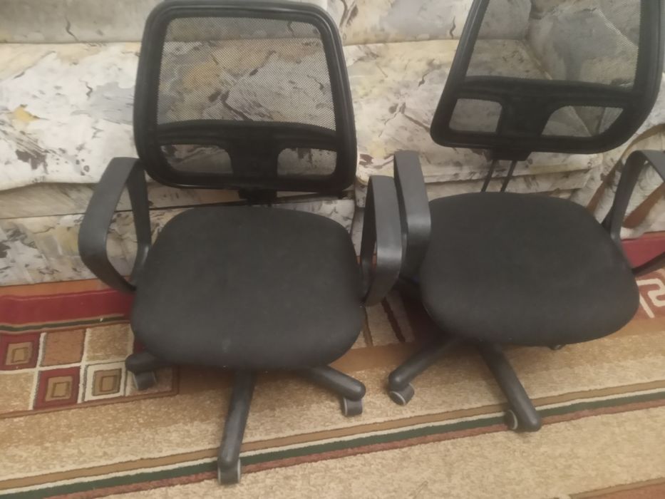 Офісне крісло продам