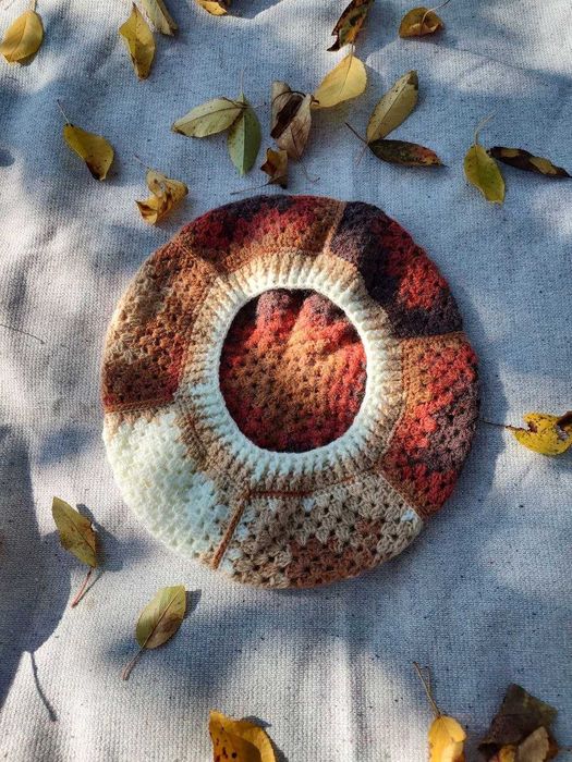 Берет в′язаний жіночий осінній берет ручної роботи