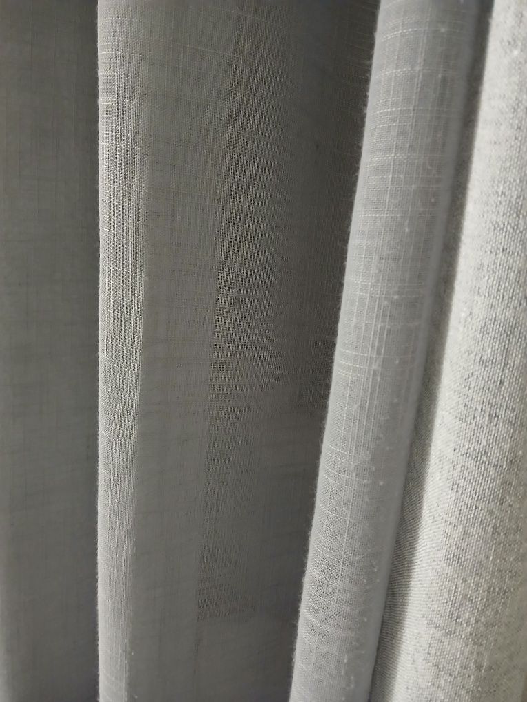 3 cortinados cinza