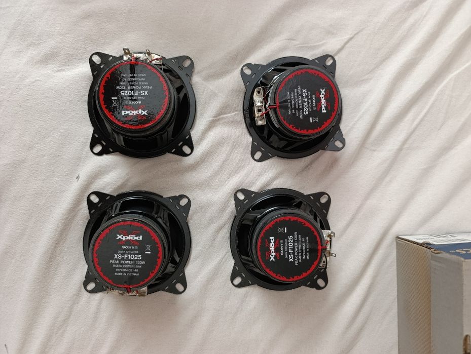 Colunas Sony Xplod XS-F1025