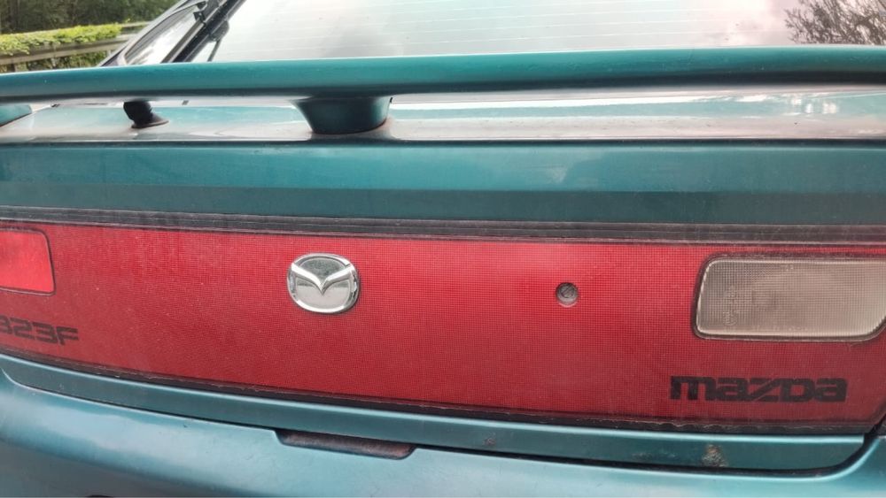 Mazda 323 F 1,5л 1998