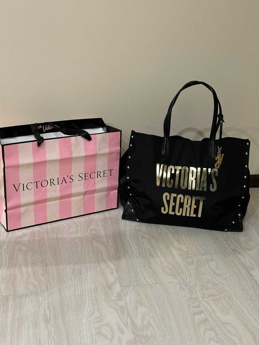 Атласна сумка-тоут Victoria's Secret .