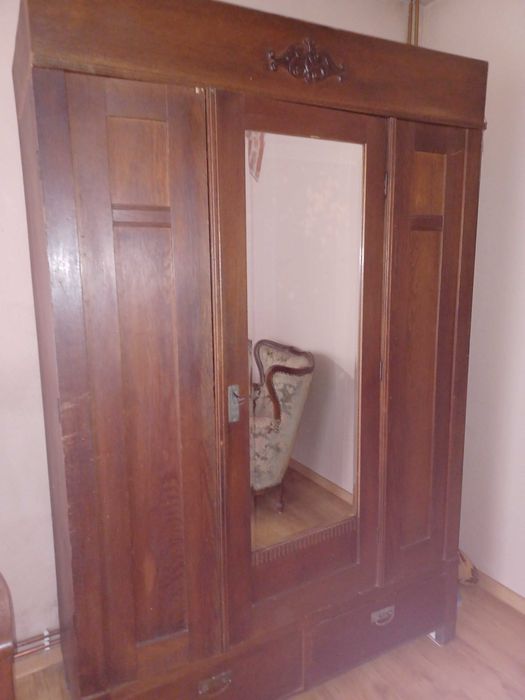 Szafa na ubrania pojemna