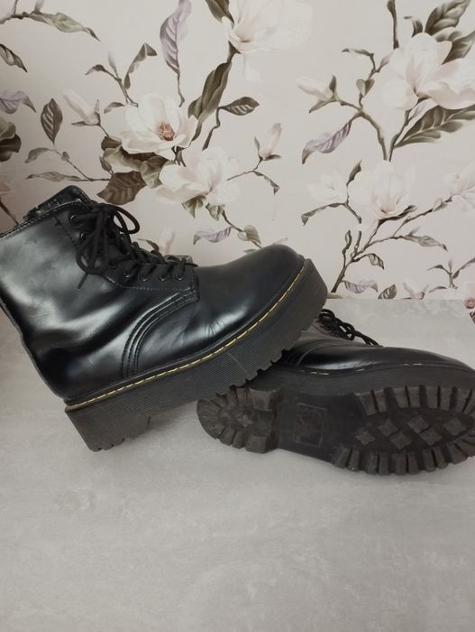 Ботинки жіночі осінні доктор Мартінс розмір 39