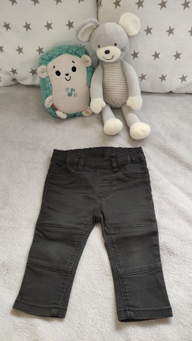 Elegancki zestaw bluzeczka c&a z muchą i spodnie jeansowe h&m rozm. 68