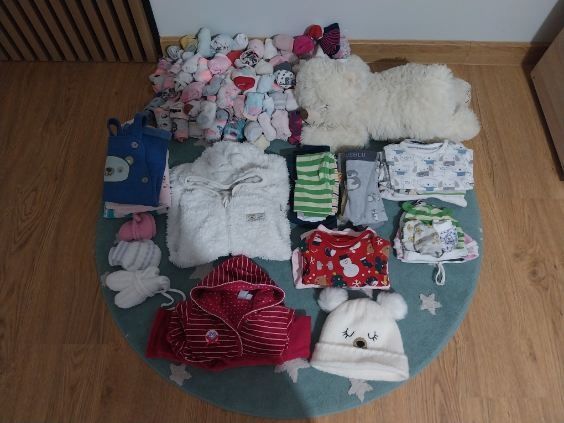 paka ubran  zimowych 56 -62  i gratis 94 pary