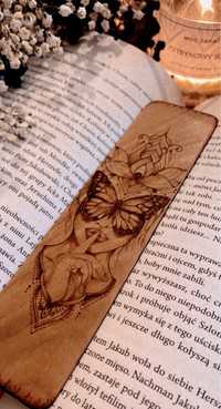 Rękodzieło „Harmonia” ręcznie wypalana zakładka do książki