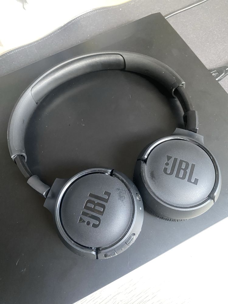 Sluchawki bezprzewodowe nauszne JBL 520BT