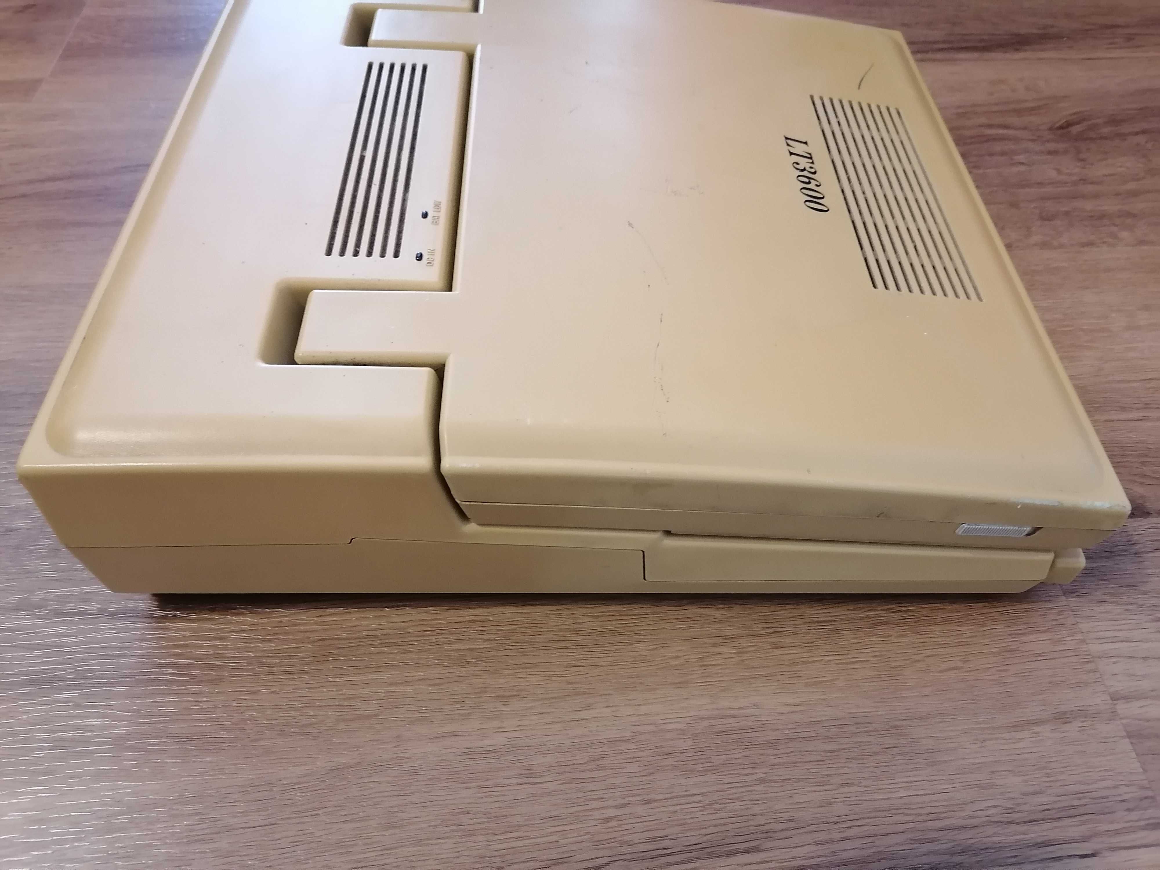 Laptop retro Chicony LT3600