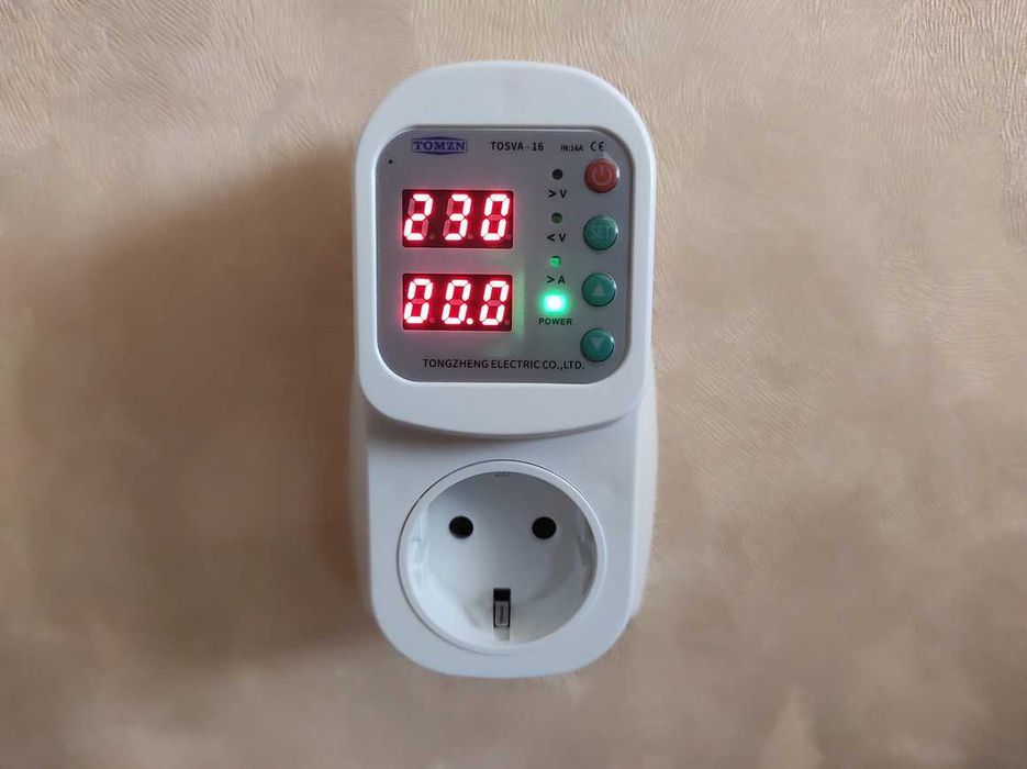 Реле контролю напруги в розетку TOMZN 16A TOSVA-16 захист перепадів