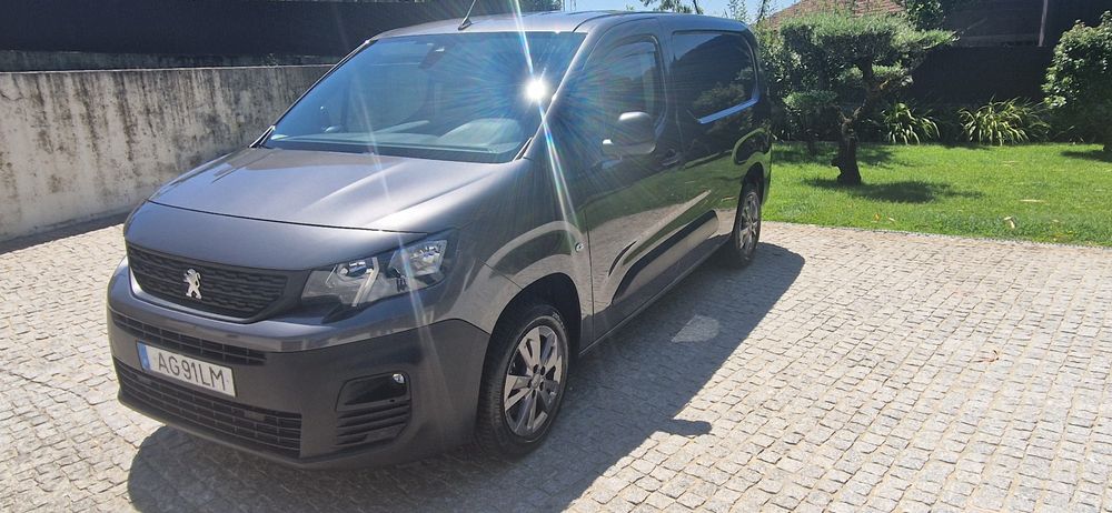Peugeot Partner 130cv Automática Asphalt longa