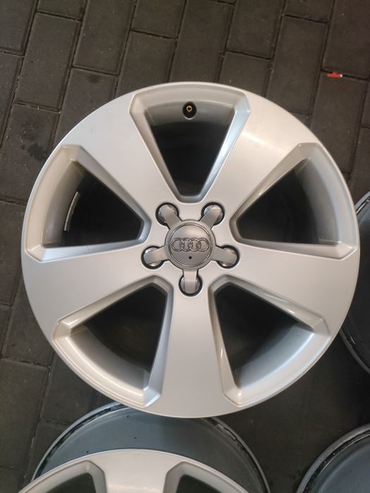 Felgi aluminiowe oryginał Audi 7jx17ET51 komplet