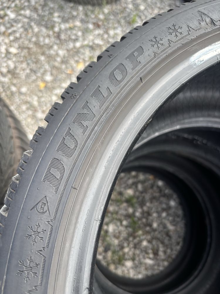 Komplet opon zimowych 225/40 R18 Dunlop