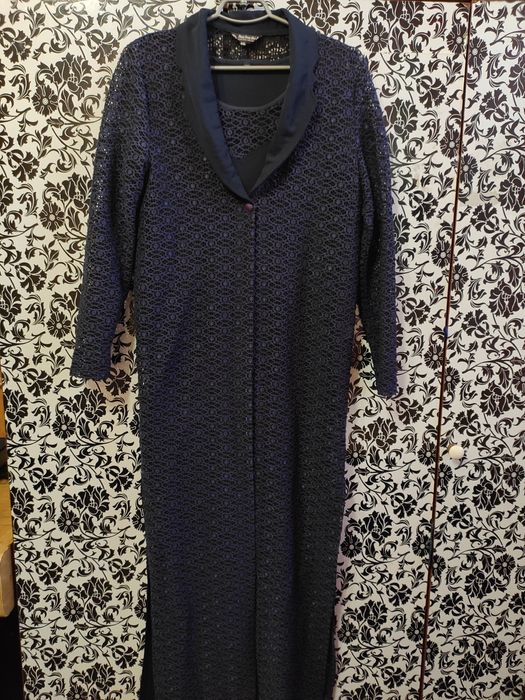 Сукня жіноча з накидкою