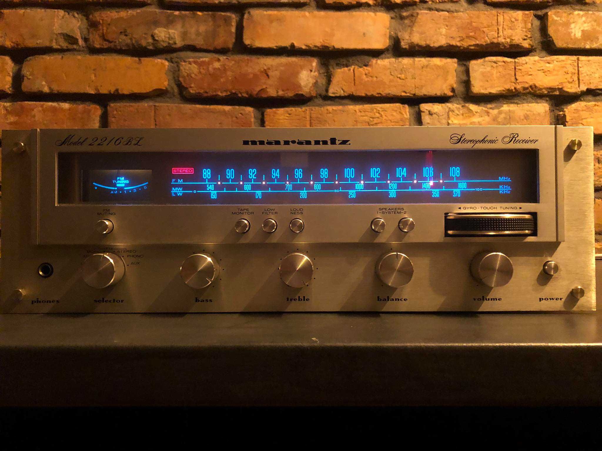 Amplituner MARANTZ 2216 BL. Wspaniały klasyk Vintage Made in Japan.