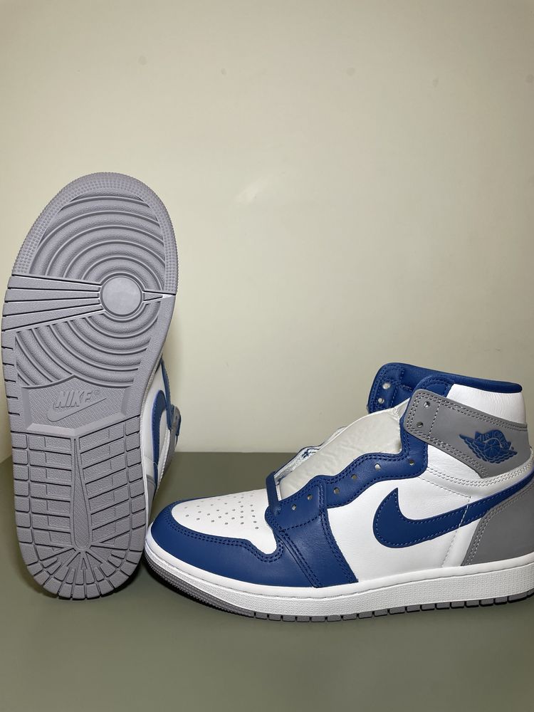 Air Jordan 1 High True Blue