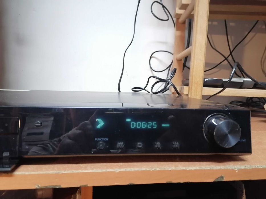 Amplituner Samsung HT-TZ215 Z DVD i USB,HDMI
