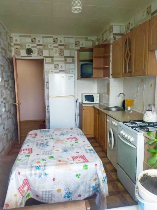 Продается 3 ком. квартира. Заболотного - Крымский бульвар. Срочно !