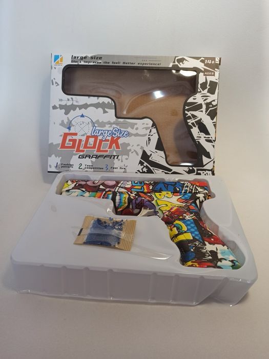 Pistolet plastikowy na kulki żelowe w zestawie pistolet oraz saszetka