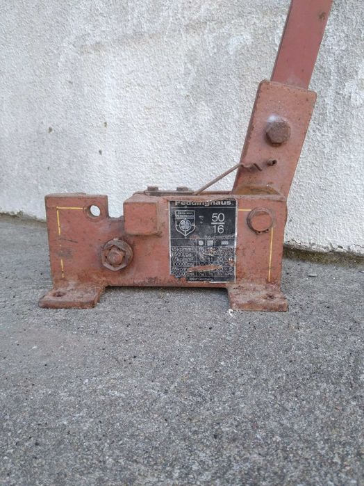 Tesoura de cortar ferro