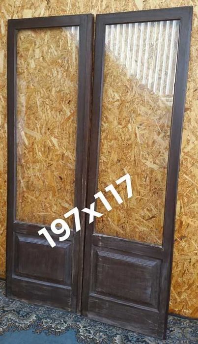 Portas antigas, de exterior e de interior sem aduelas