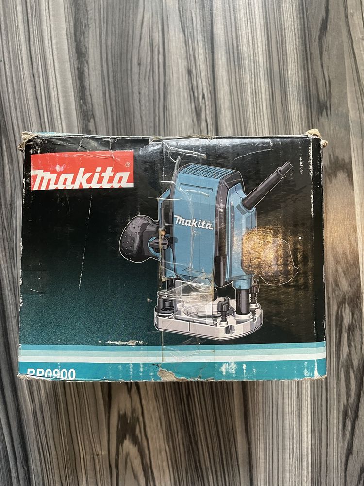 Фрезер Makita Rp0900