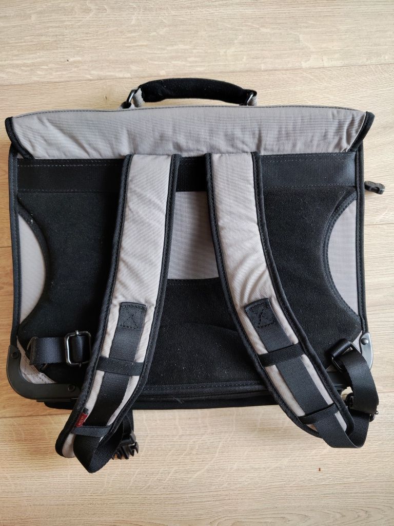 Plecak retro vintage  Hedgren z pokrowcem wodoodpornym pojemny
