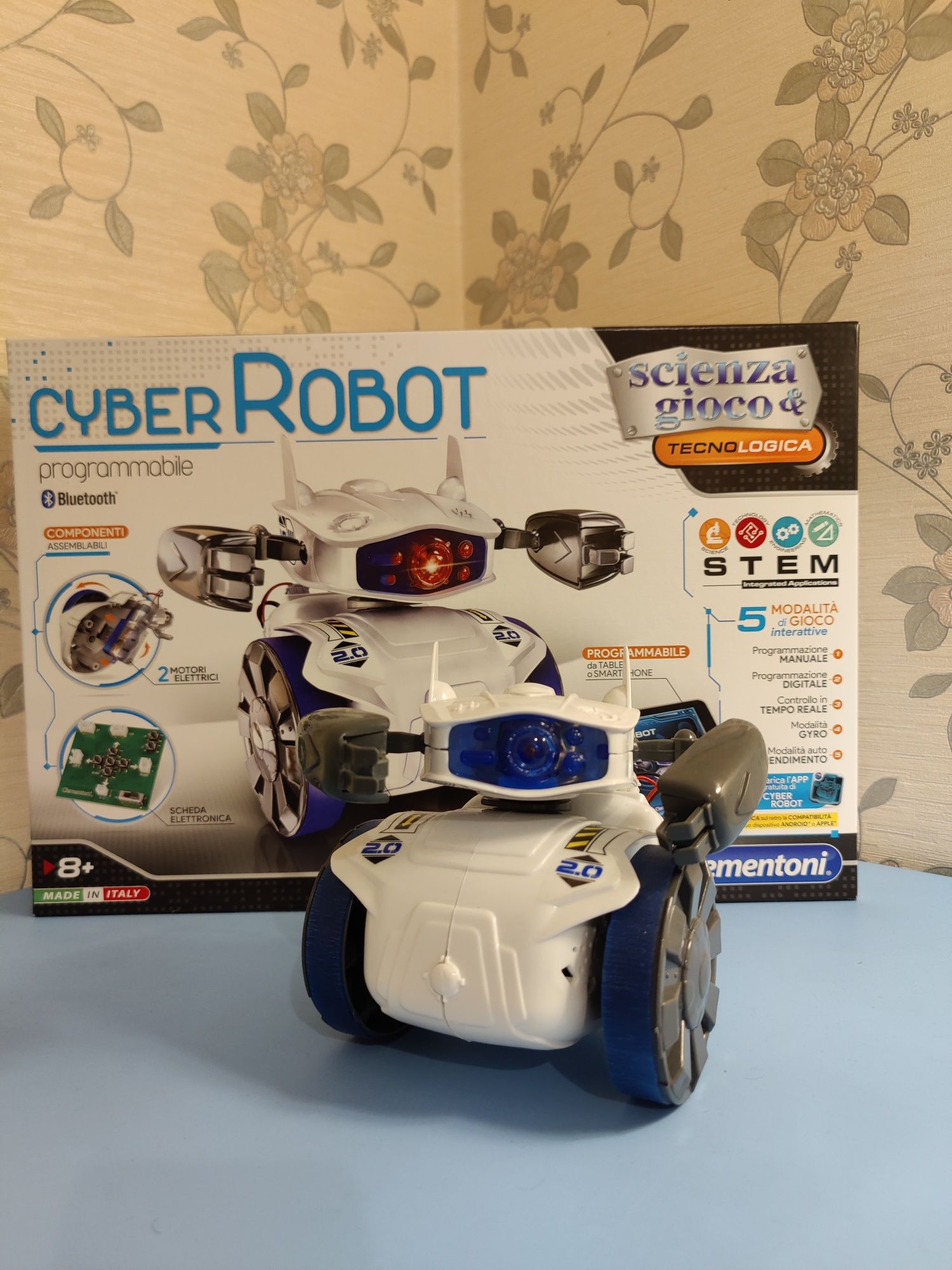 Лабораторія робототехніки Clementonі Cyber Robot Bluetooth