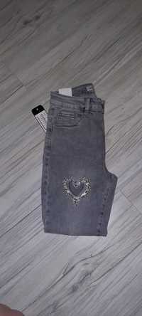 Spodnie jeansowe z serduszkiem Nowe! XS, S, M,L, XL