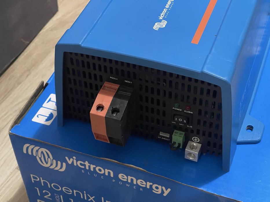 Инвертор Victron Phoenix 12/1200