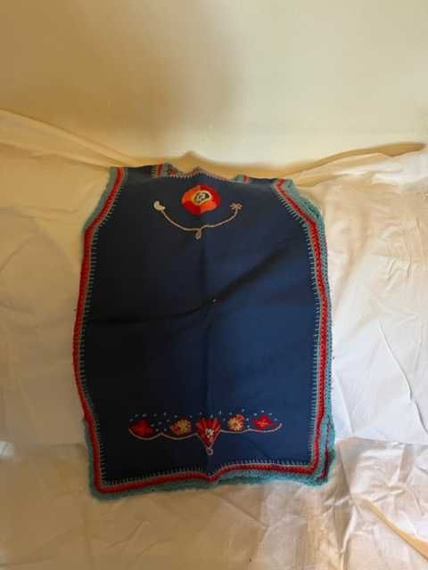 Vestido menina feiro á mão anos 70