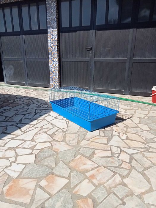 Tripé Metálico para Gaiola de Pássaro