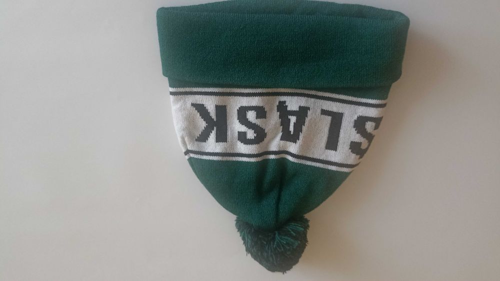 Zielona czapka Śląsk z pomponem