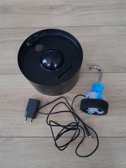 Poidło, fontanna dla psa kota czarne