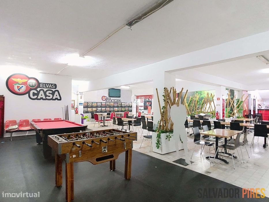 Espaço Comercial de 440m² em Localização Privilegiada.