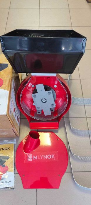 Кормоподрібнювач MLYNOK KM-3500
