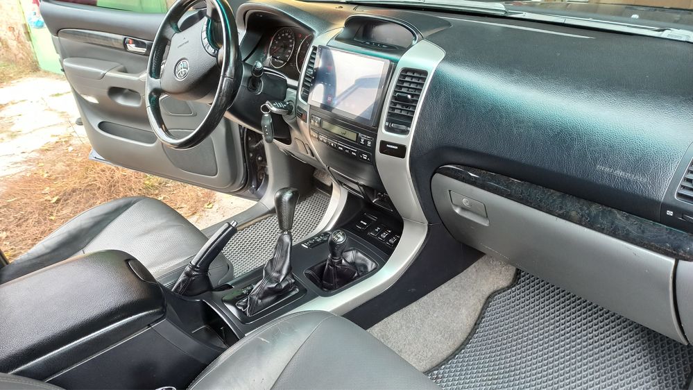 Toyota Land Cruiser Prado 120 2008 года